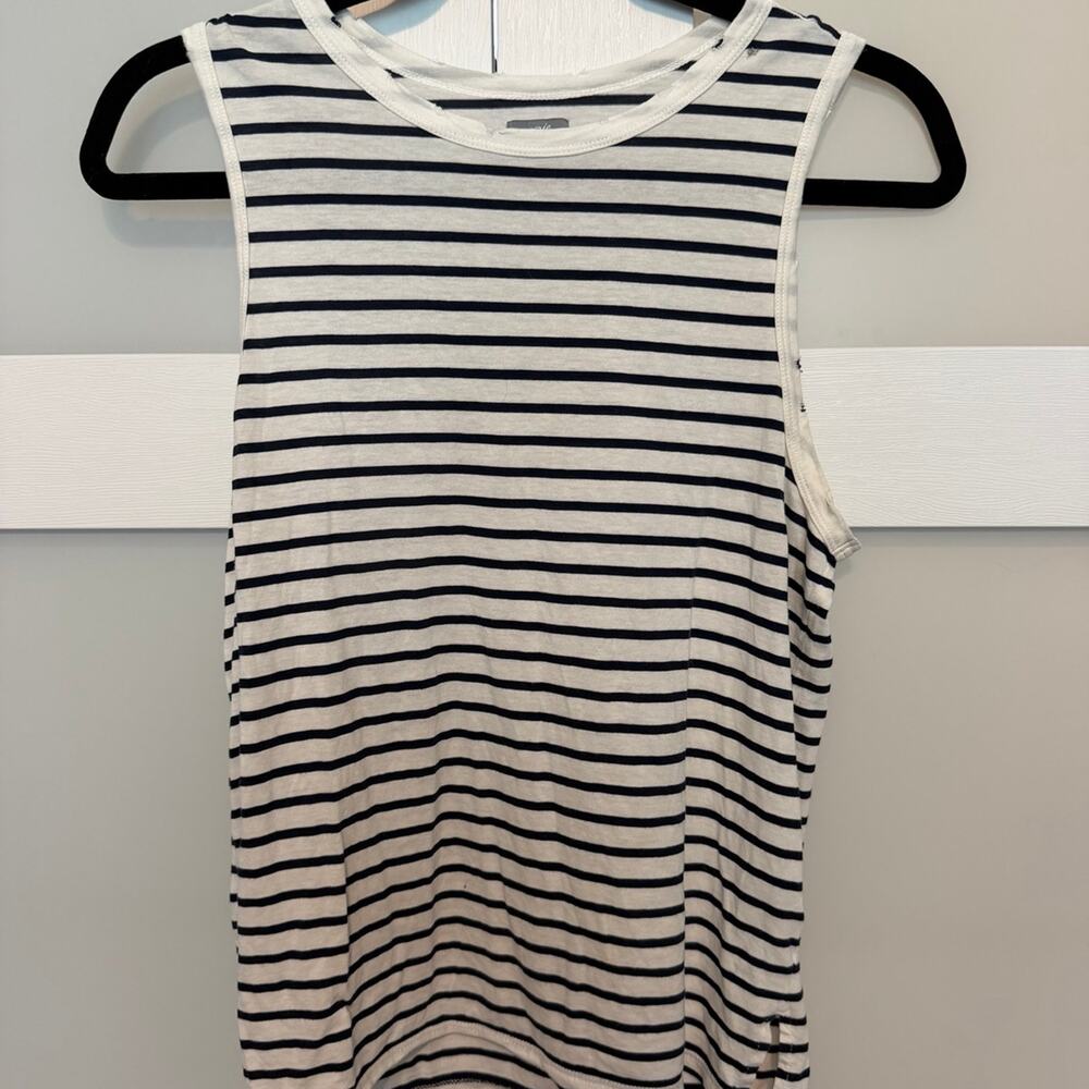 Women's striped sleeveless tank top